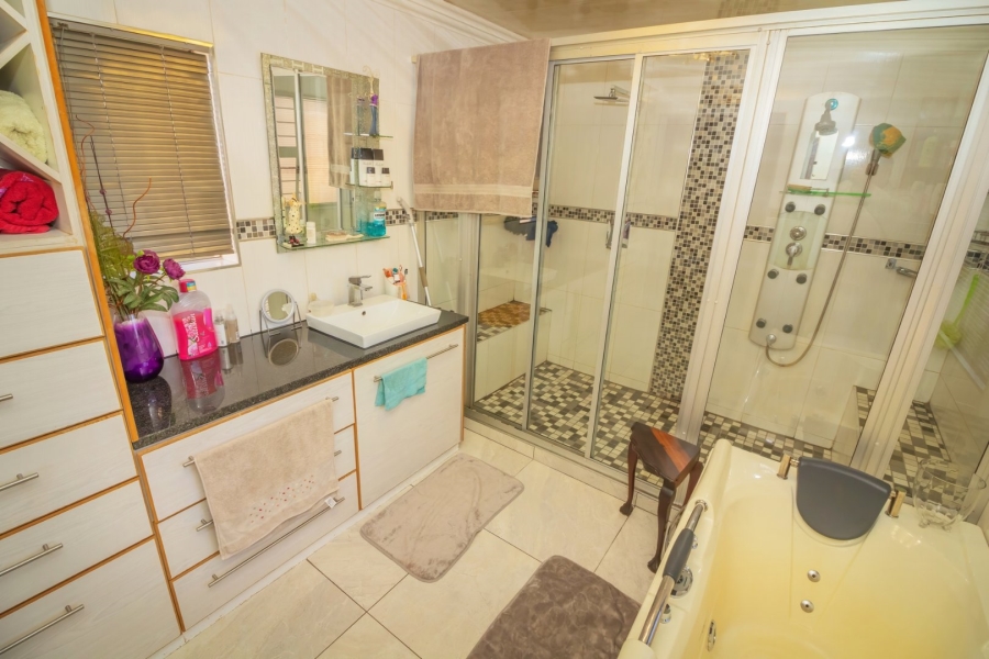 3 Bedroom Property for Sale in Kroonheuwel Free State